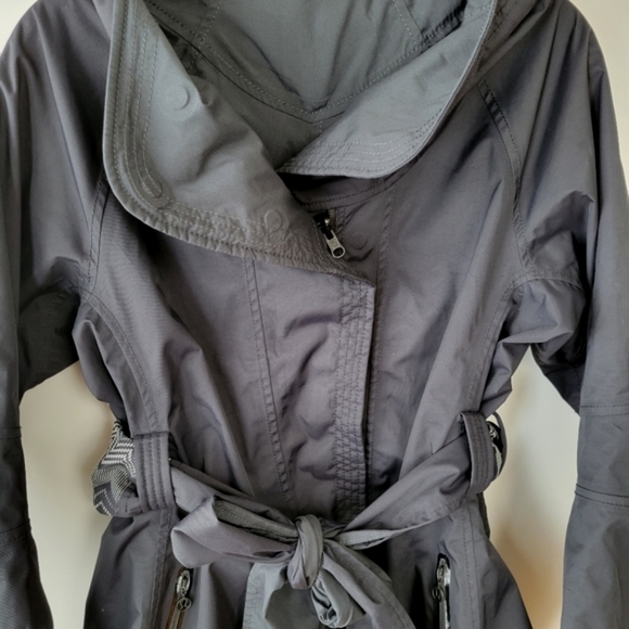 Lululemon Pedal Power Rain Jacket 10 Swift DWR Reversible Packable - Picture 9 of 16